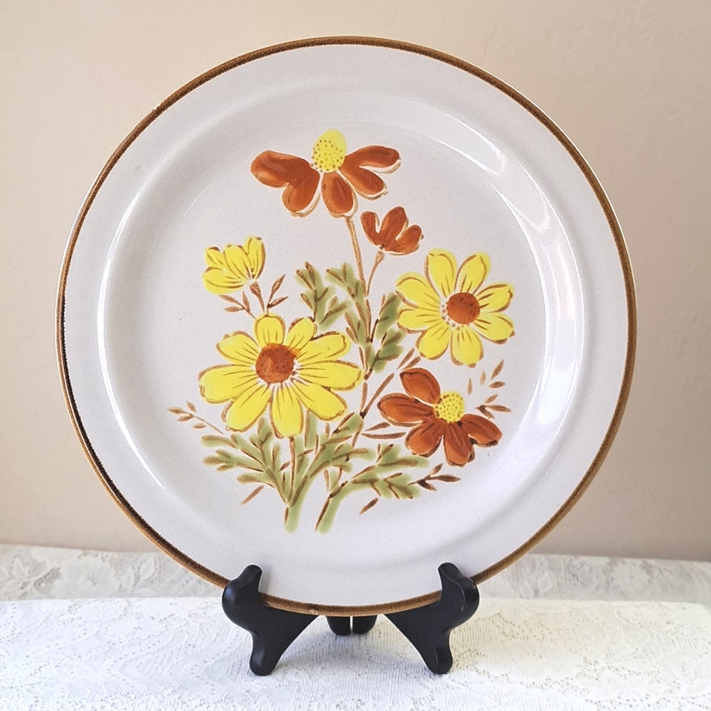 Vintage 70s Stoneware Bonnie Fleur by Excel Dinner Plate 10.75", Made in Japan